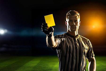 Fautes et cartons : analyse mondiale